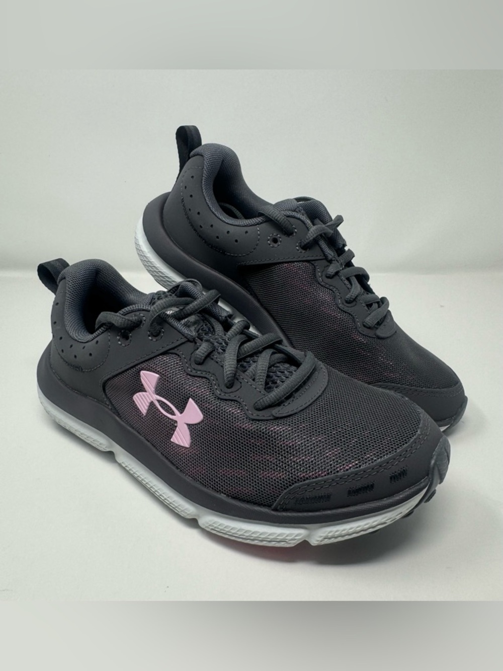 New - Under Armour Charged Assert 10 Women’s Size 7.5 White Grey Pink  Running